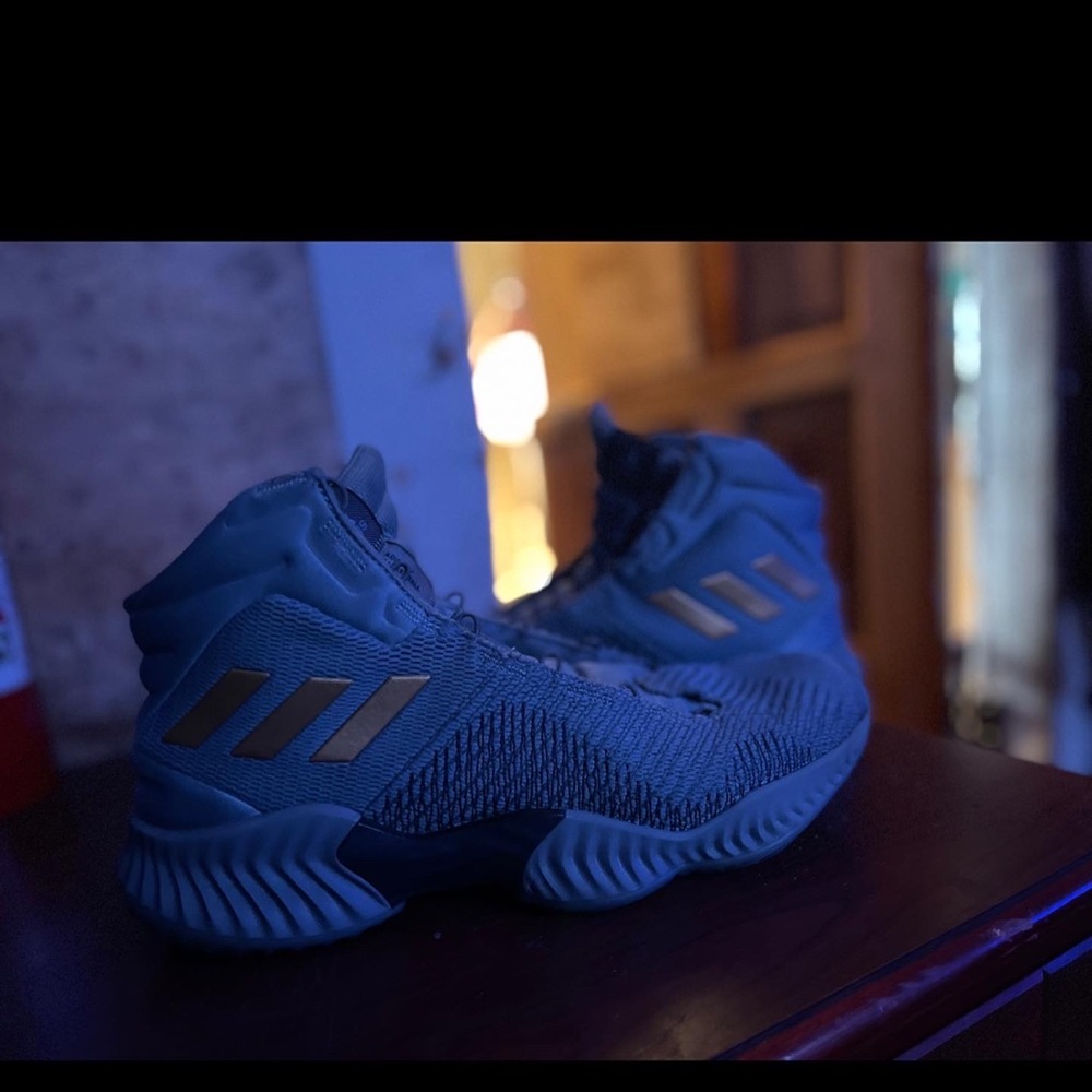 Pro Bounce 2018 ‘Grey Gold Basketball Shoes
